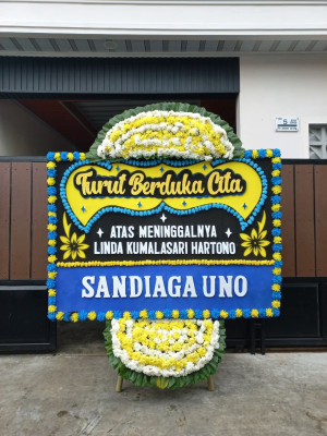 Papan Bunga Duka di Larik Kemahan